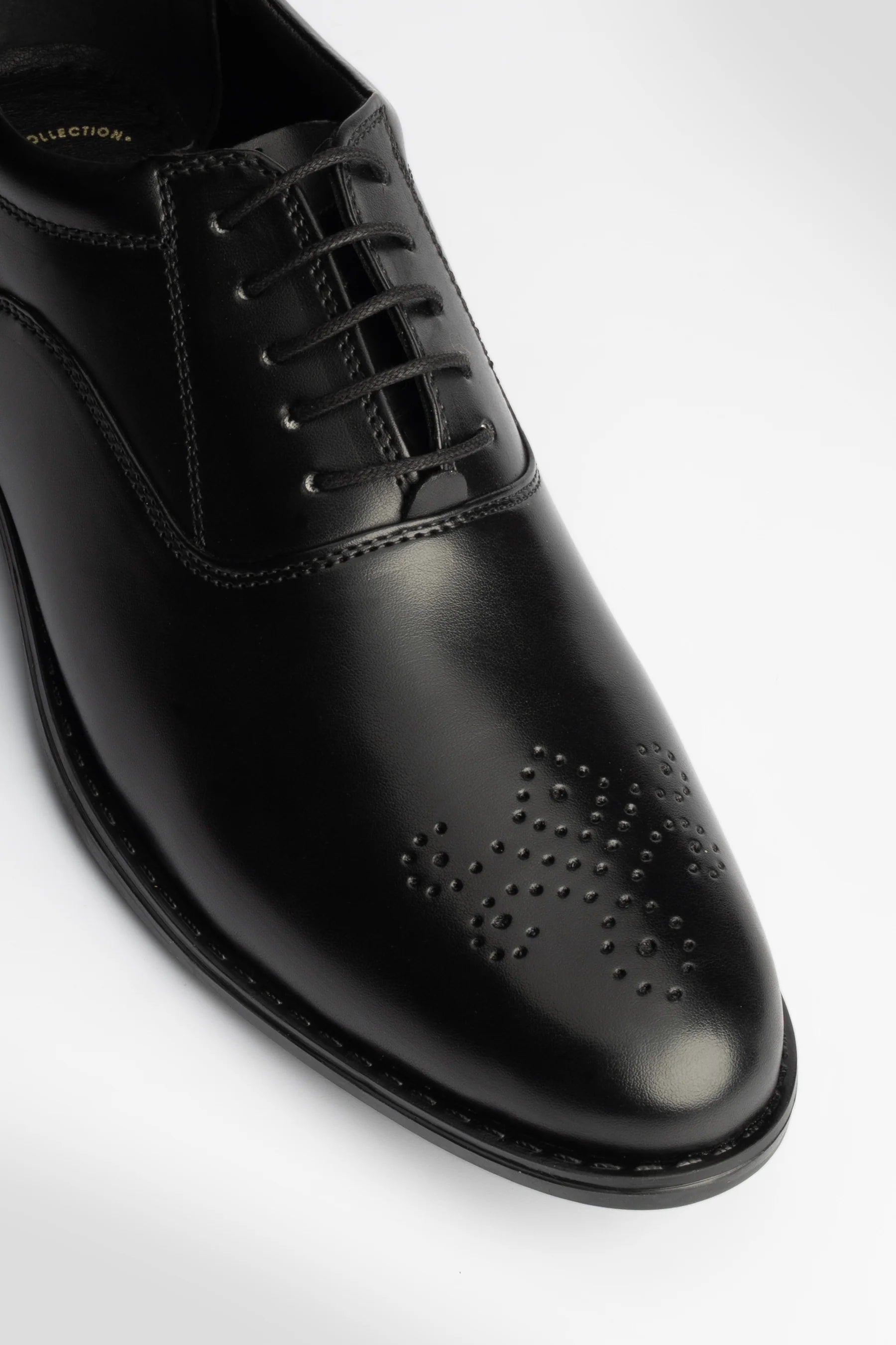 SAVELLONNE LACE UPS